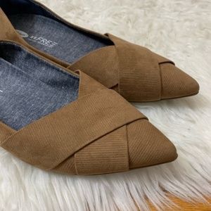 Dr Scholl's Sz 10 Tan Loma Pointed Toe Flats